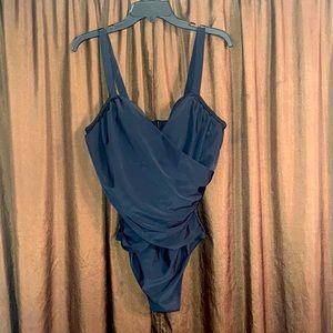 Old Navy Wrap Front Underwire Swimsuit 1X Black